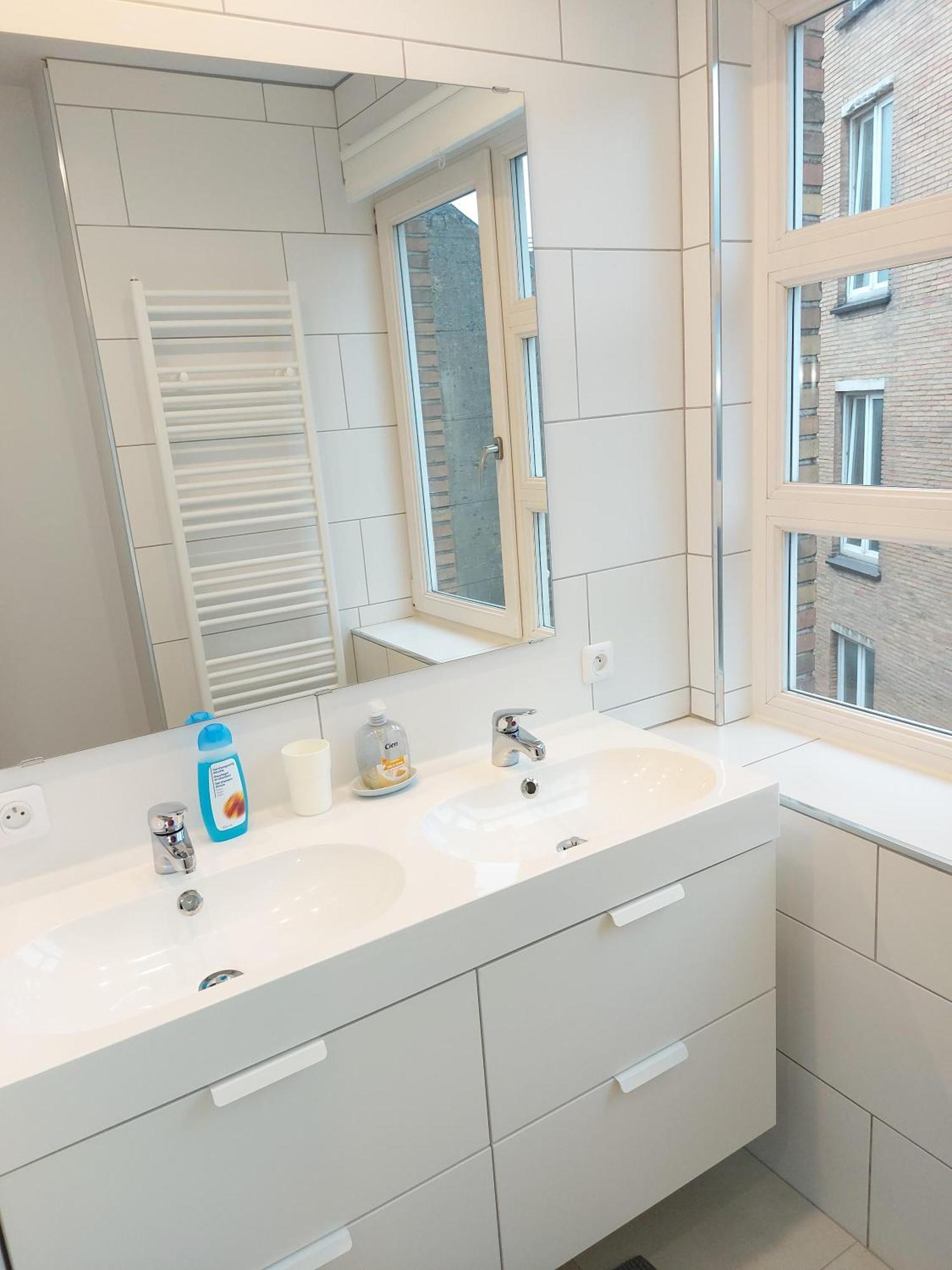 Apartamento Chez Esmara Et Philippe Bruxelas